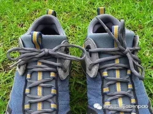 斐乐网球鞋鞋带穿法,网球鞋把鞋带弄松穿