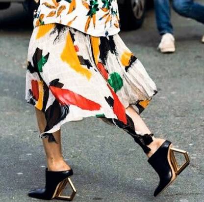 现在有什么夏天穿的好看的小白鞋 (有什么好看的百搭小白鞋)