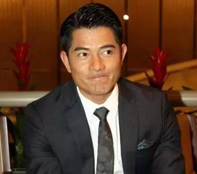 熊黛林顶着天王嫂头衔,熊黛林惊艳登场众人尖叫不断