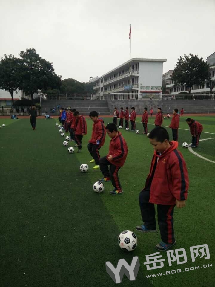 小小足球梦想,县中小学校园足球联赛活动报道