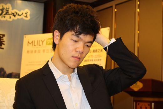 柯洁有没有赢过阿尔法狗一次,柯洁输给阿尔法狗后拿了几冠