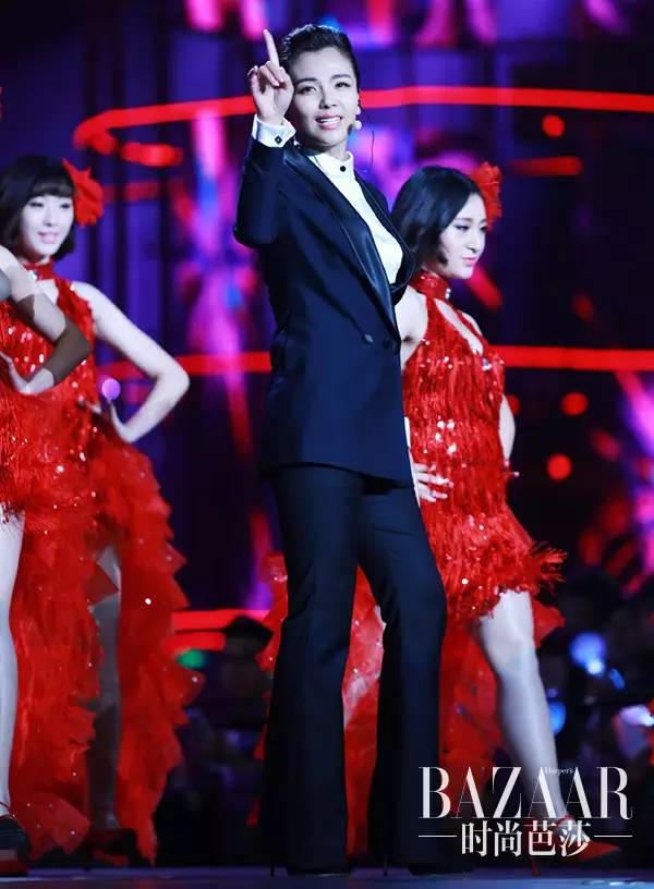 鸡血芭|为什么总是被刘涛帅一脸？因为她穿的不是西装而是铠甲