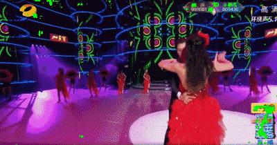 鸡血芭|为什么总是被刘涛帅一脸？因为她穿的不是西装而是铠甲