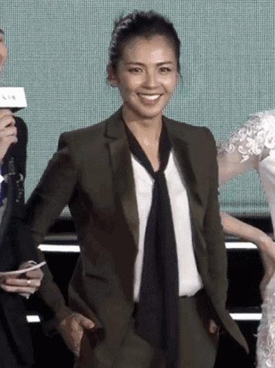 鸡血芭|为什么总是被刘涛帅一脸？因为她穿的不是西装而是铠甲