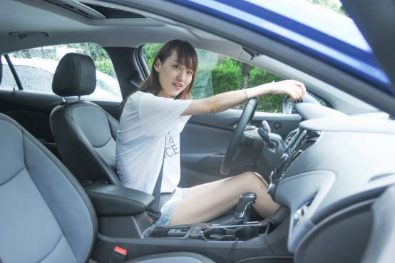 经典科鲁兹和思域怎么选,全新科鲁兹两厢车评测视频大全