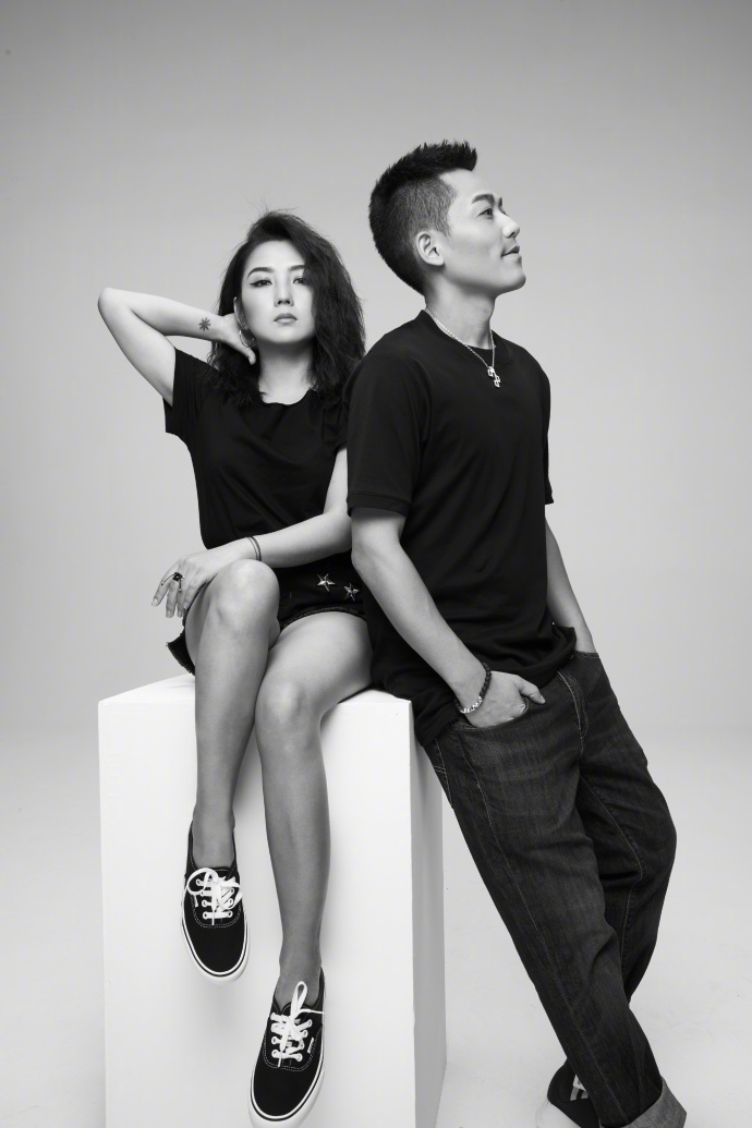 芒果台主持人被偷走的那几年：朱梓骁做微商，另一个不断发新作