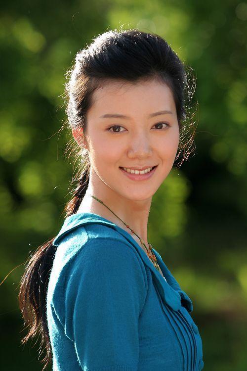 30岁嫁入豪门7年后离婚重新复出,22岁嫁入豪门8年后变骨瘦如柴