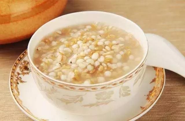 玄参黄芪泡茶降血糖,六款适合中老年降血压的养生茶饮