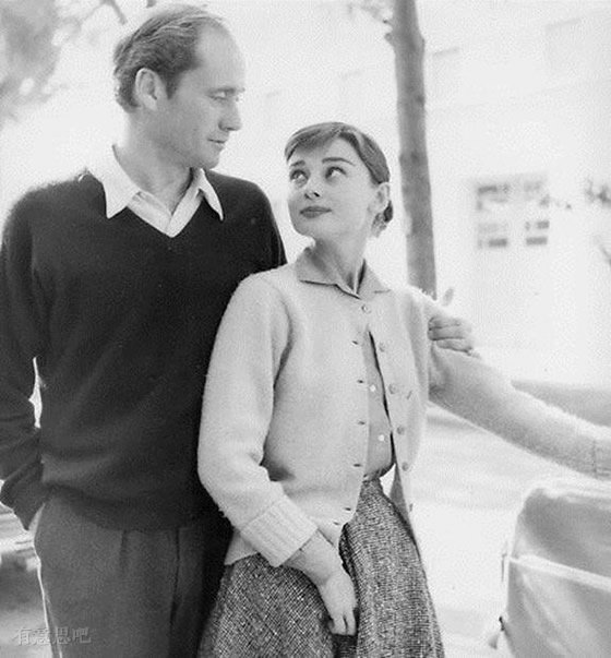 奥黛丽赫本经典照片分析,女神奥黛丽赫本一生最美的瞬间