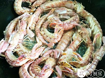 如何做出酥脆的椒盐皮皮虾,椒盐皮皮虾的正确做法