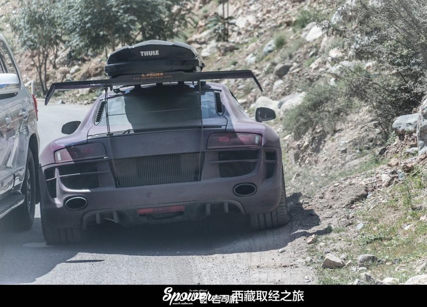 开辆超跑去*藏西**！最后看看几百万的奥迪R8破成啥样了？