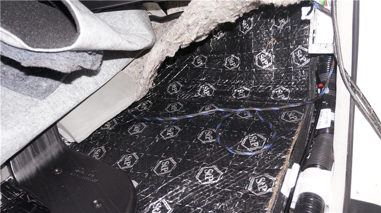 日产途乐隔音降噪方案,尼桑途乐汽车隔音施工教程