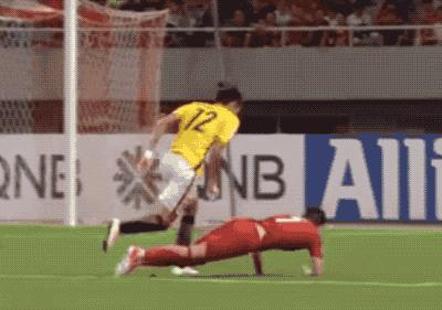 上港vs恒大武磊闪电球,张琳芃上港赛后