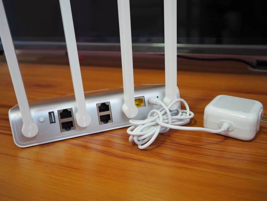 360安全路由器p4和v6,360安全路由2千兆尊享版