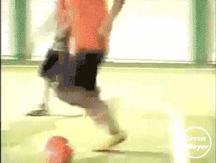 足球过人技巧小学生五年级,五人足球过人实用技巧