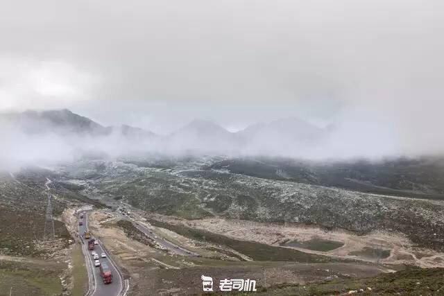 开辆超跑去*藏西**！最后看看几百万的奥迪R8破成啥样了？