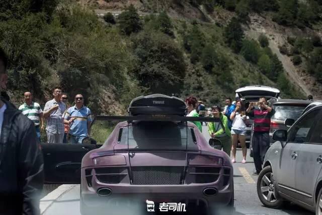 开辆超跑去*藏西**！最后看看几百万的奥迪R8破成啥样了？