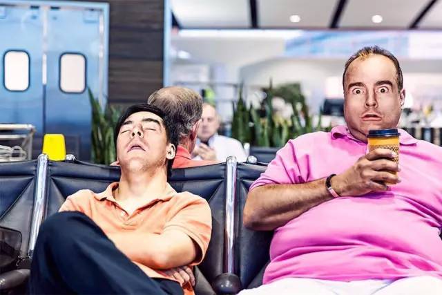 事关智慧和笑：大家一起跑，或者大家一起笑