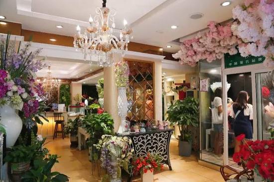 藏在巷子里的花店,隐藏在城市里的花店