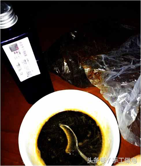 迷迭香红糖纯茶油手工皂步骤分享