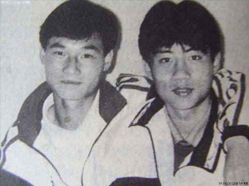 李毅护球到底像不像亨利,李毅在哪场比赛护球像亨利