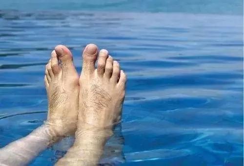 混合型脚气最难治吗,水泡型脚气和糜烂型脚气哪种难治