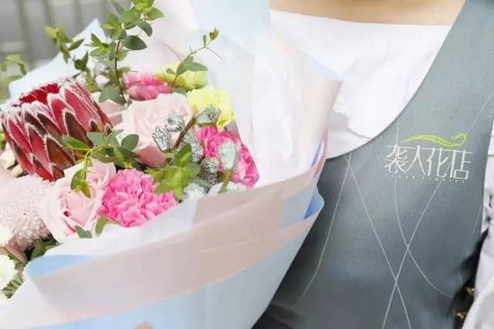 藏在巷子里的花店,隐藏在城市里的花店