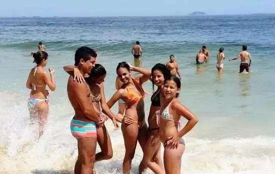 全世界的beach，究竟哪一个美女最多，哪一个又最爱裸游？