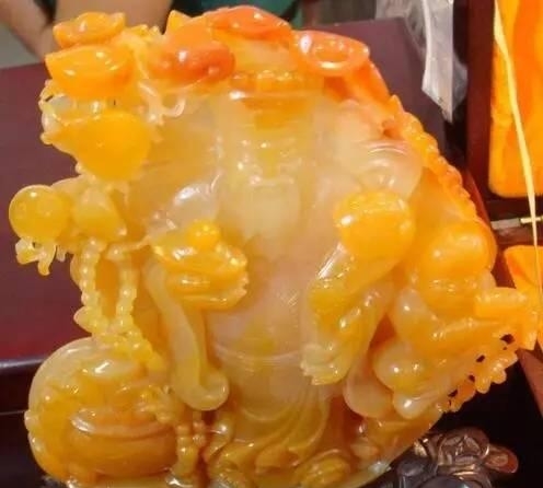 不是玉石石头值钱吗,带玉石的石头值不值钱