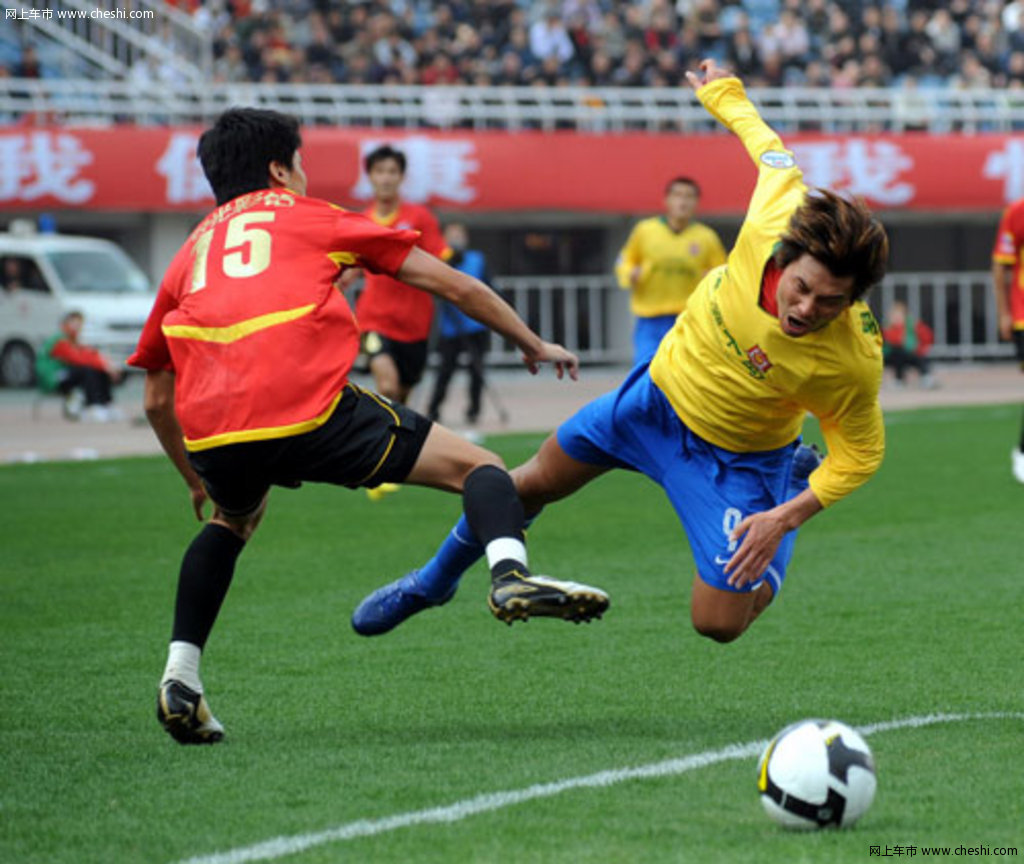 李毅护球到底像不像亨利,李毅在哪场比赛护球像亨利