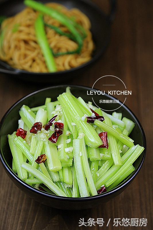 多吃青菜，想不健康都难！8种绿色蔬菜做法，一次学会