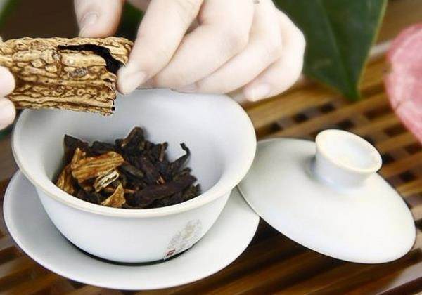 小肚子突出像孕妇？不起眼的小食材每天吃，燃脂刮油甩掉大肚腩