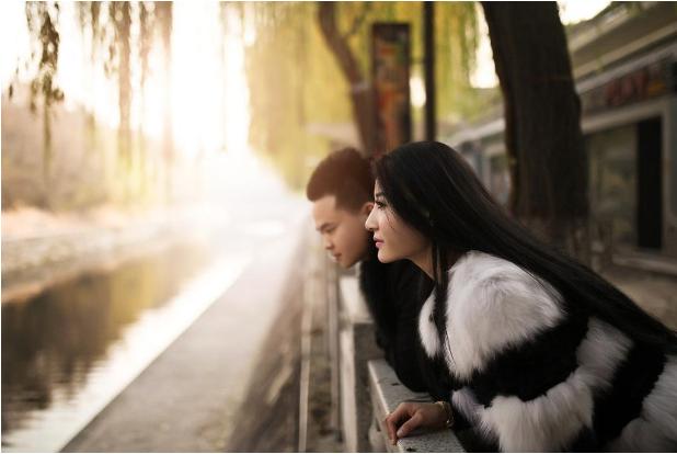 当年爬山时相遇的路人甲，现在居然成了我老公，这张照片见证爱情