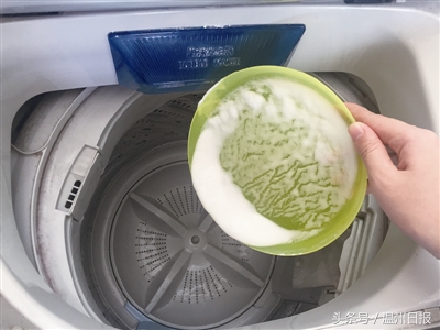 洗衣机放白醋和小苏打有用吗,白醋和小苏打一起洗洗衣机吗