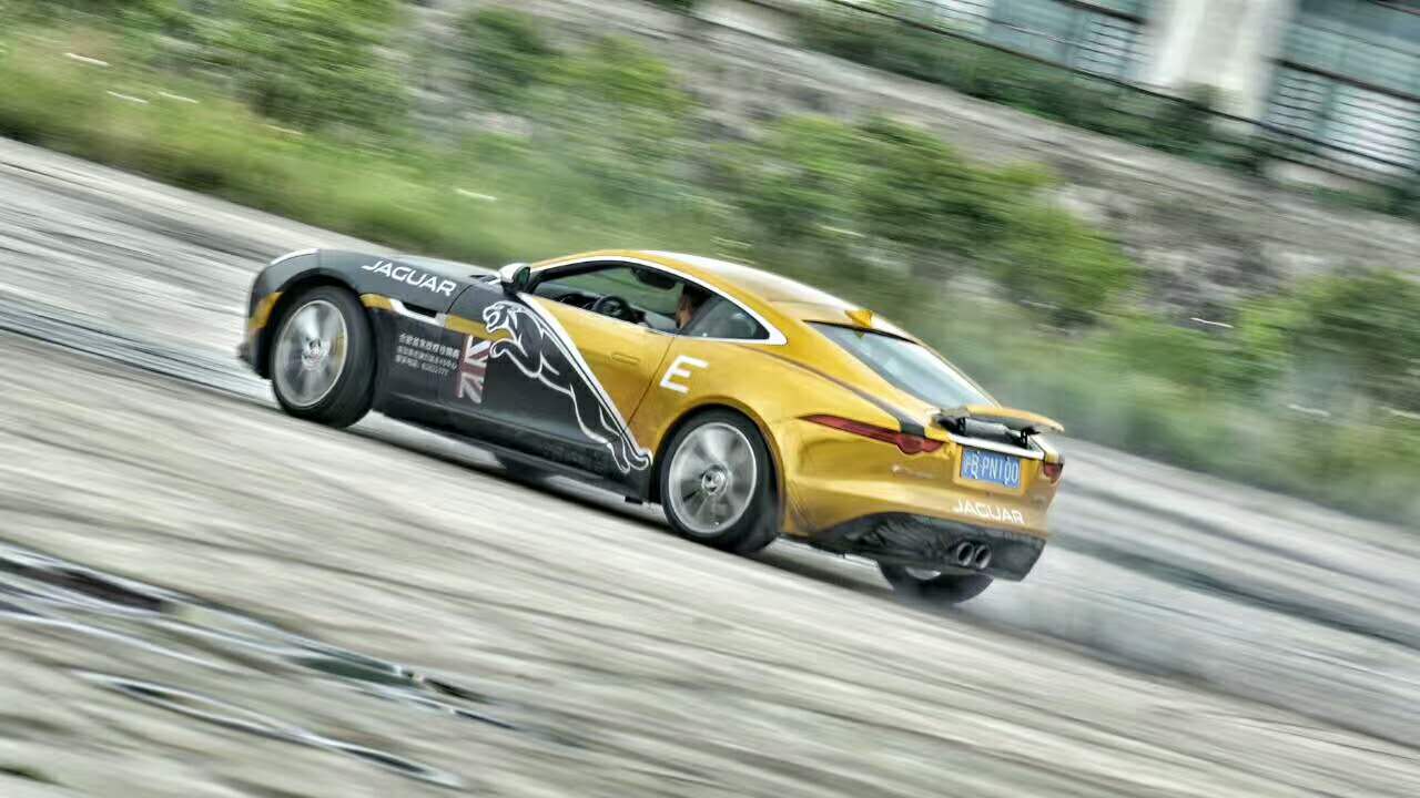 新捷豹f-type海外试驾,试驾捷豹f-type2024款