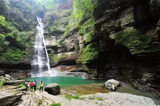 成都周边的野瀑布,成都周边超级宽大瀑布