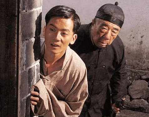 误入世外桃源遭歹人陷害，凤凰浴火重生助其保命