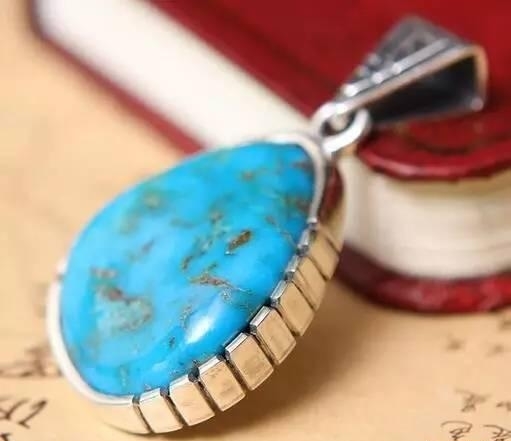 不是玉石石头值钱吗,带玉石的石头值不值钱