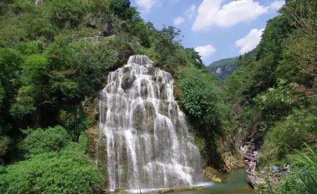 成都周边的野瀑布,成都周边超级宽大瀑布