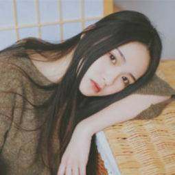 发际线低额头窄小脸适合什么发型,40岁小脸发型女2021流行发型