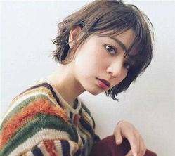 发际线低额头窄小脸适合什么发型,40岁小脸发型女2021流行发型