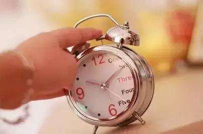 容易长白头是什么原因,几种人容易得白头发