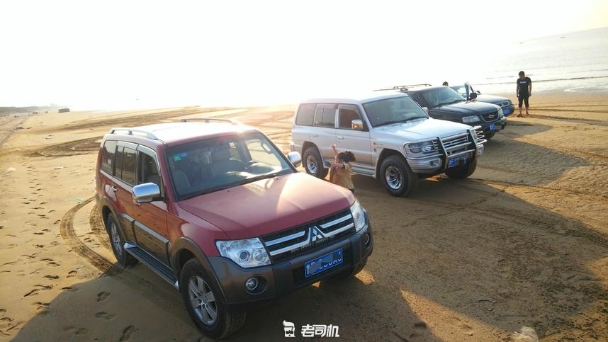三菱帕杰罗和普拉多比试越野,三菱帕杰罗越野对比丰田霸道
