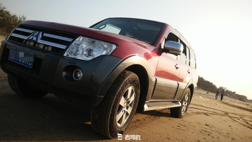 三菱帕杰罗和普拉多比试越野,三菱帕杰罗越野对比丰田霸道