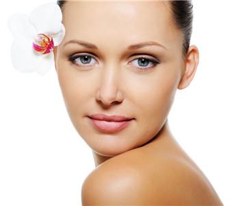 瘦了法令纹很明显会看着显老吗,有法令纹看着好显老