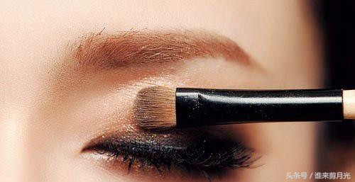 烟熏妆眼妆新手简单画法,烟熏妆眼妆画法教程