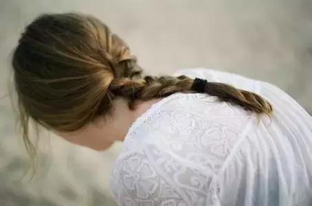 容易长白头是什么原因,几种人容易得白头发