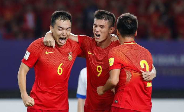 武磊脸红吗？冯潇霆拯救了国足，那一刻球迷激动落泪