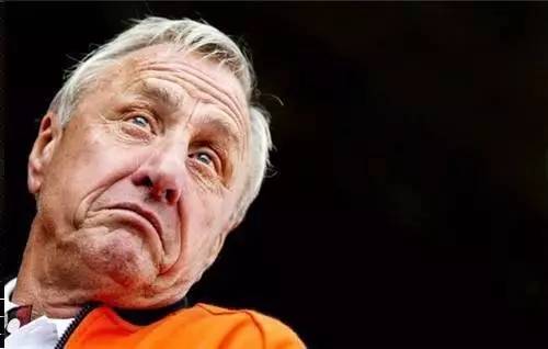 张玉宁荷甲高光时刻梅开二度,张玉宁为什么不踢世预赛