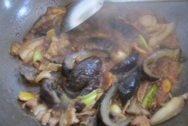 经典鲁菜葱烧海参让人食之不忘,30道鲁菜大师亲传葱烧海参